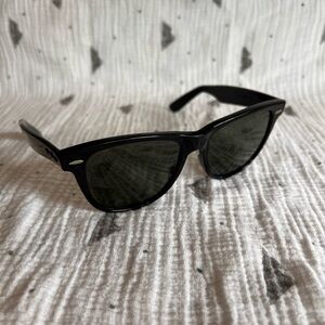 Vintage Ray Ban Wayfarer 2 Sunglasses Black USA